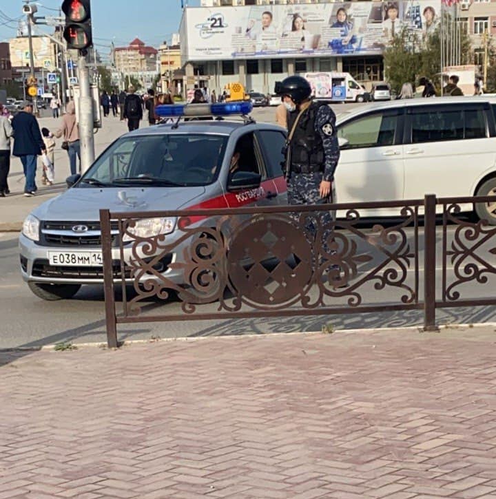 В Якутске в Доме правительства была обнаружена бесхозная сумка