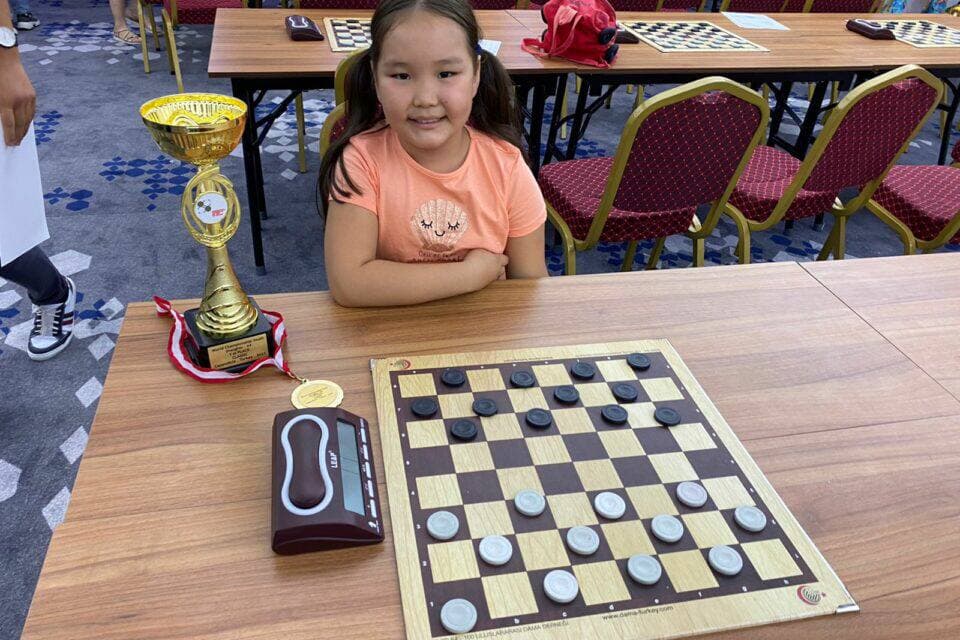 Восьмилетняя якутянка стала чемпионкой первенства мира по шашкам