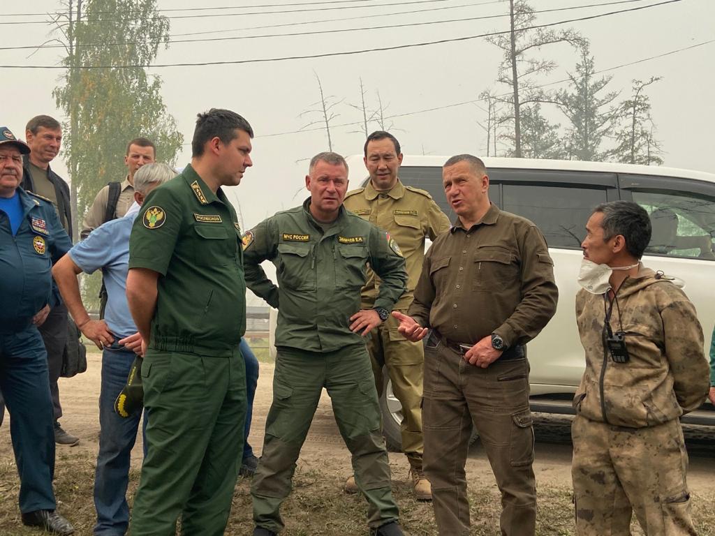 Трутнев заявил, что СМИ драматизируют ситуацию вокруг пожаров в Якутии