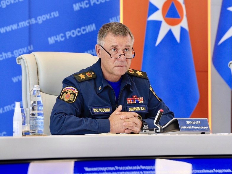 Путин поручил главе МЧС вылететь в Якутию для управления группировкой по тушению пожаров