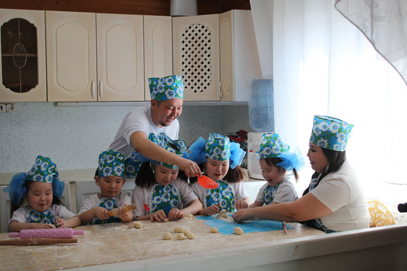 Семья Егоровых из Нюрбинского района Якутии одержала победу в номинации «Многодетная семья» Всероссийского конкурса «Семья года»