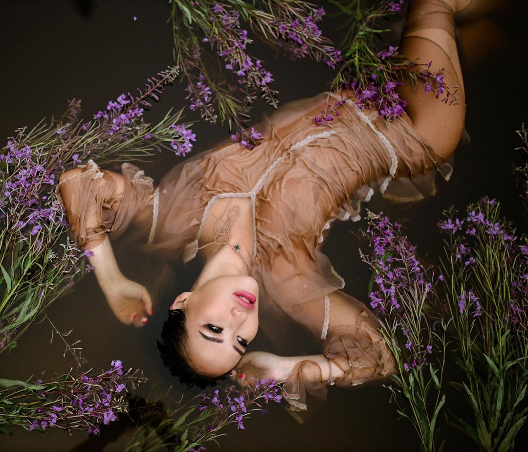 Любовь Миронова снялась в горячей фотосессии ⠀