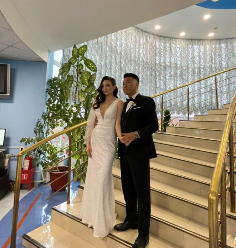 Хомусист Георгий Слепцов празднует свадьбу