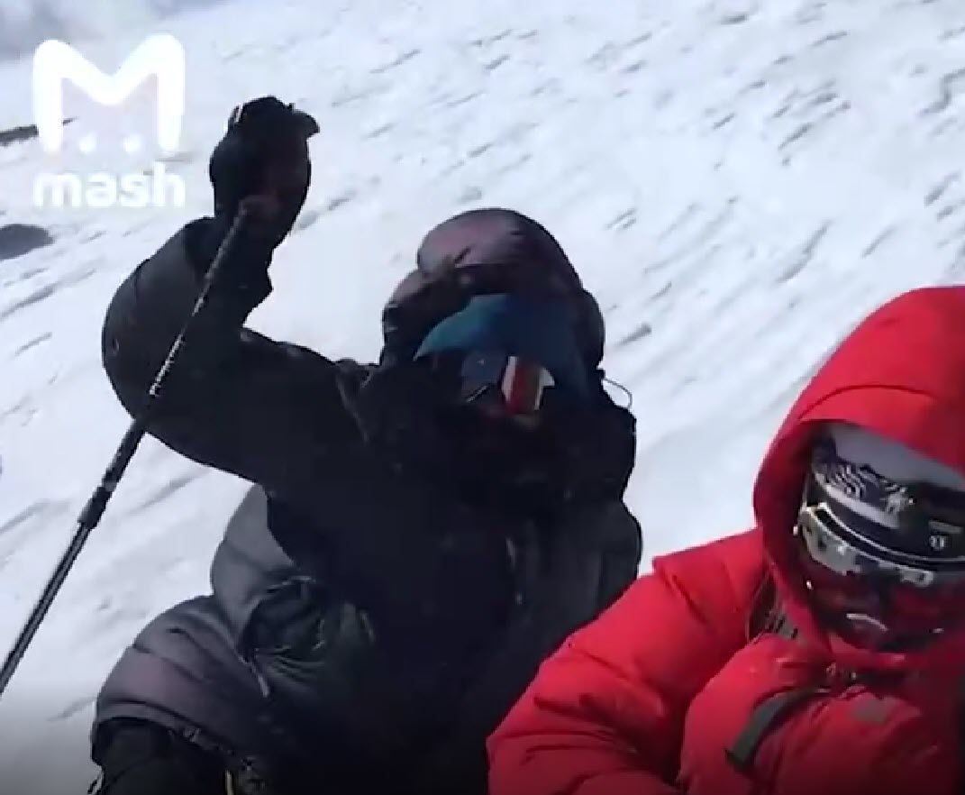 РЕН-ТВ: На Эльбрусе погибла альпинистка из Якутии