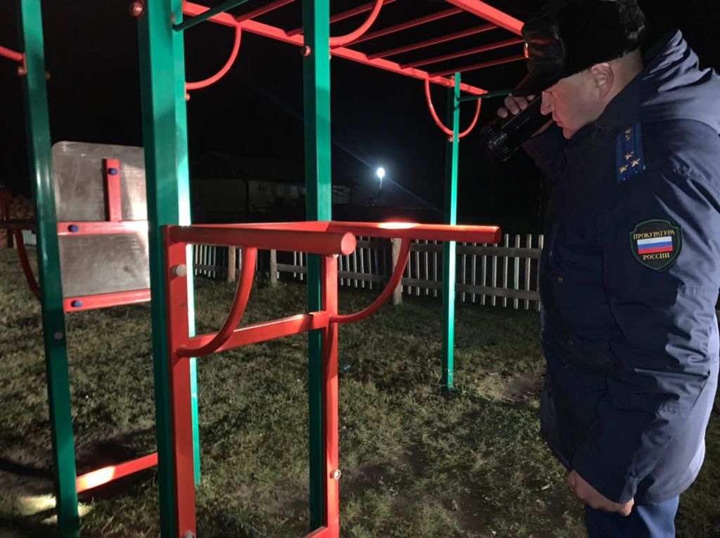 В Якутии на детской площадке погиб ребенок