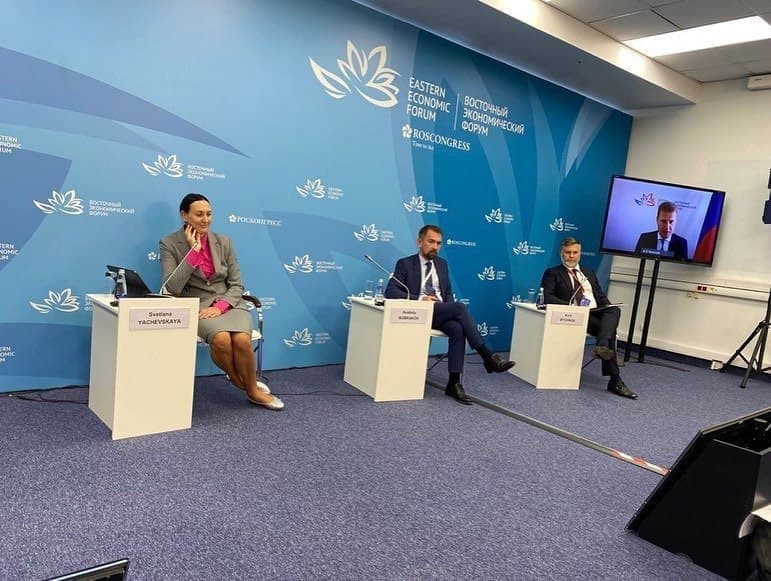 Зампред правительства Якутии публикует посты о ВЭФ. Никто их не комментирует