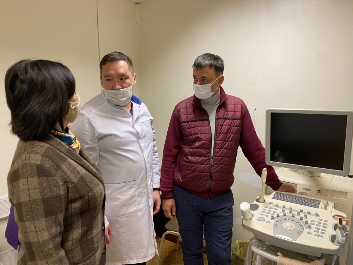 Иван Луцкан  высказался за расширение  выездной работы врачей в улусах