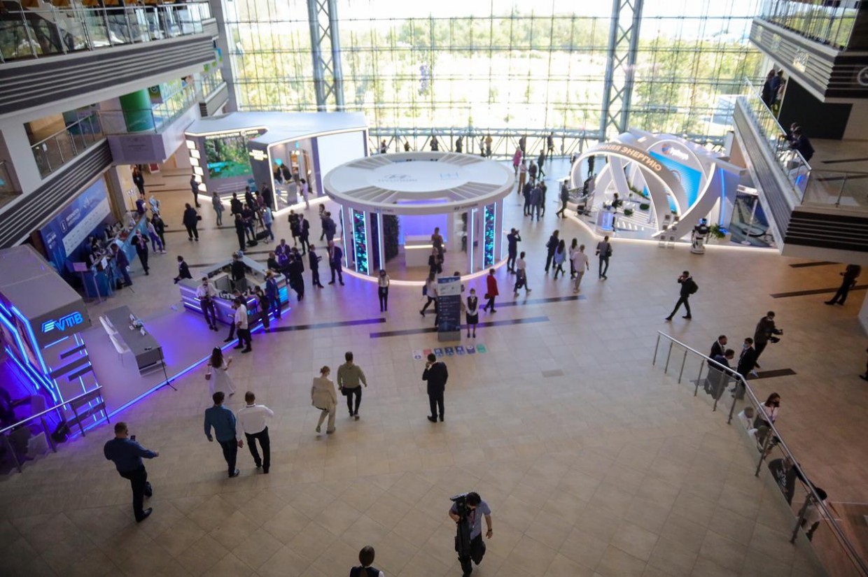 Глава Якутии принимает участие в работе VI Восточного экономического форума