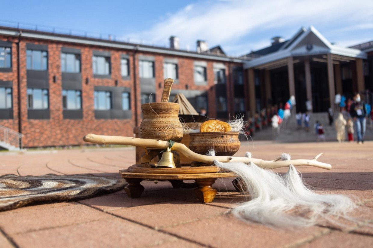 В селе Октёмцы Хангаласского улуса введено новое здание школы им. П.И. Шадрина