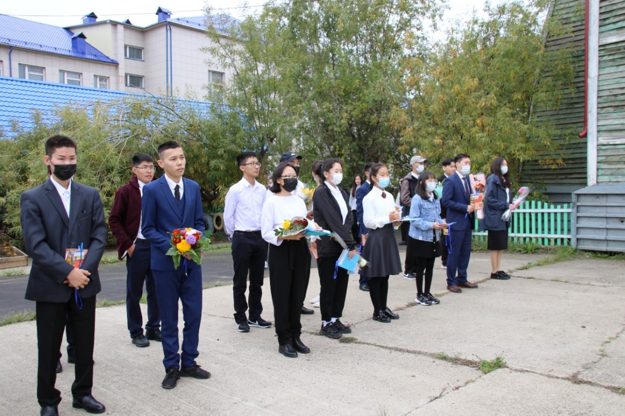 Сунтаарга Билии күнүн бэлиэтээтилэр