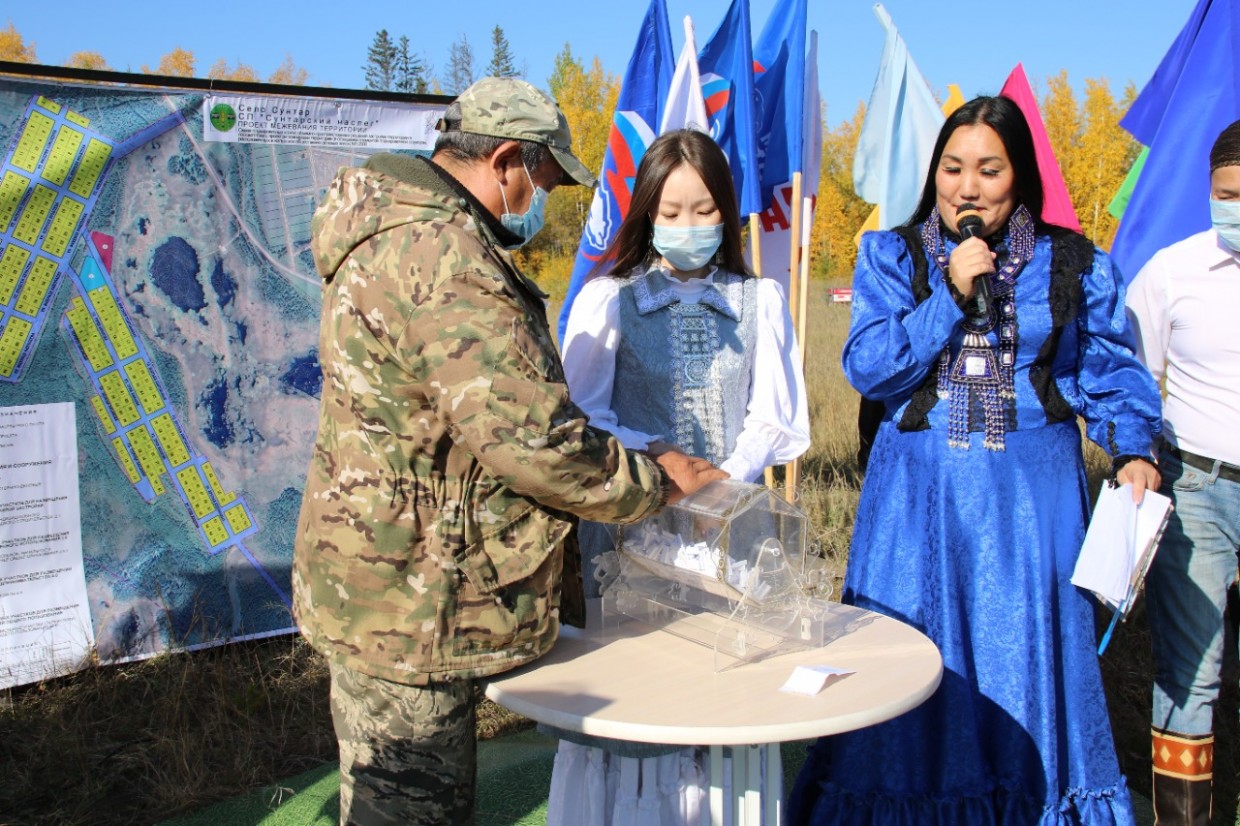 В Сунтаре многодетным семьям выделили земельные участки