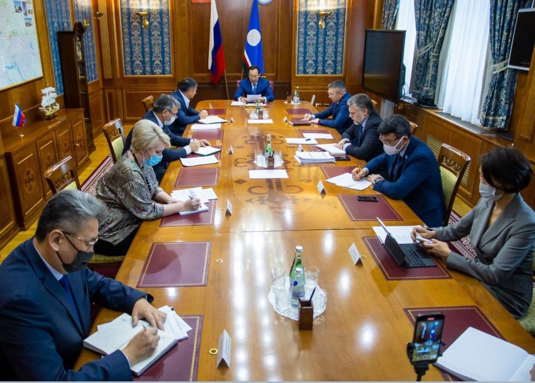 Айсен Николаев: "Все решения по ректору МАН Павлову отменить!"