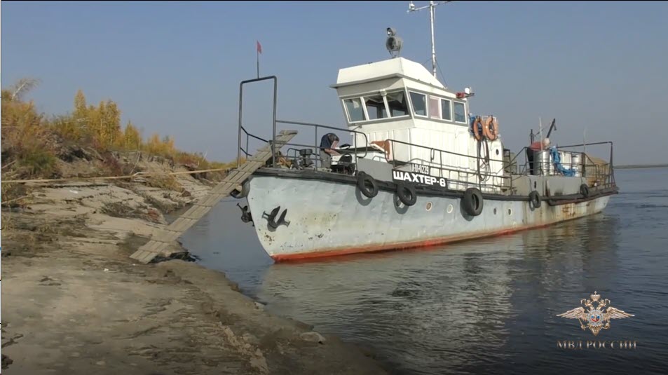 430 кг осетра и 88 кг черной икры обнаружили якутские полицейские на судне рыбоперерабатывающей компании