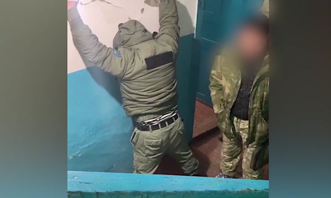 Ослепленный желаниями. В Якутии полицейские задержали охранника, который подозревается в краже природного золота