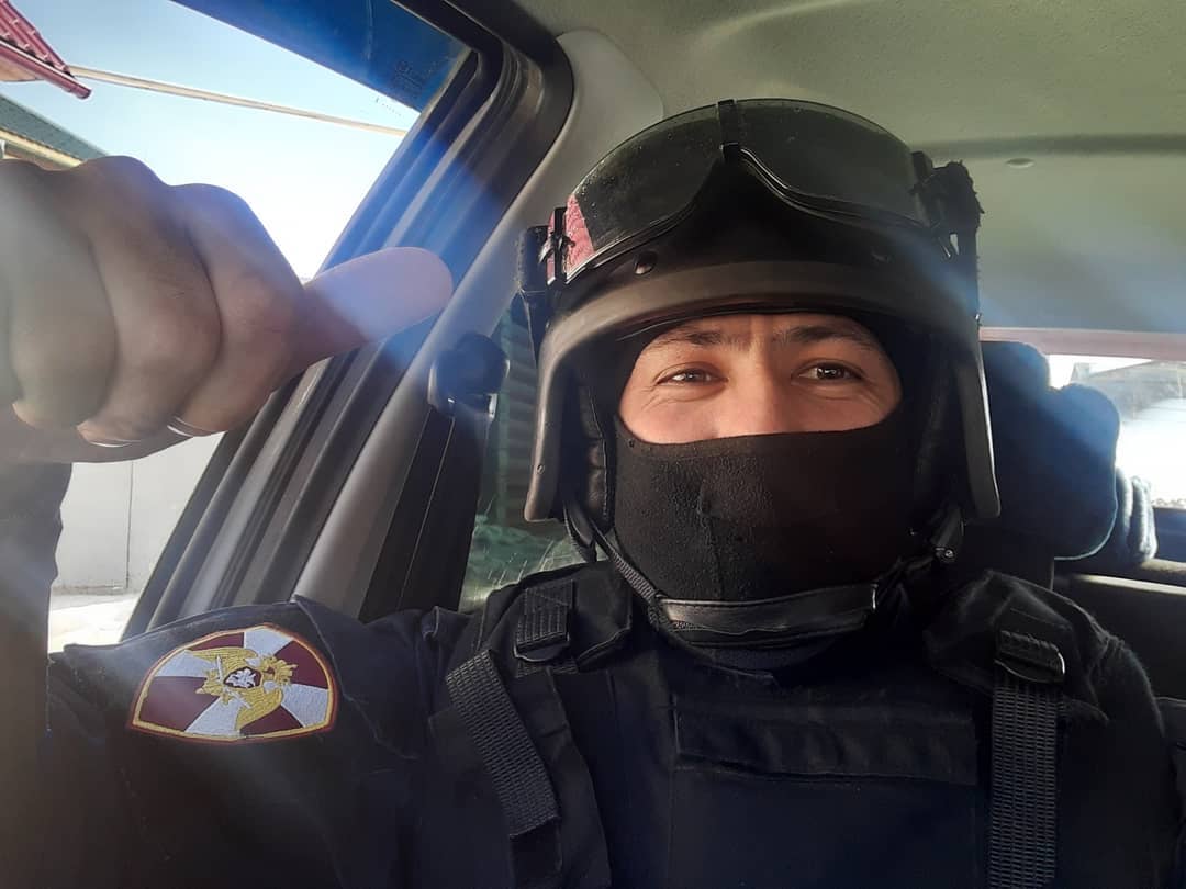 Полицейский Замир написал заявление об увольнении из Росгвардии за нелегальный концерт.  Дуэт "поблагодарил" хейтеров и журналистов