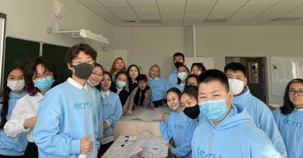 Учащиеся Международной Арктической школы поздравили своих учителей