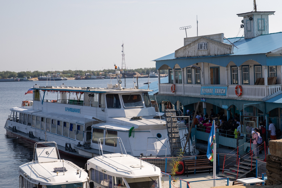 Трансфер пассажиров поезда через реку Лена  на теплоходе  «В. Рукавишников» продляется  до 26 октября.
