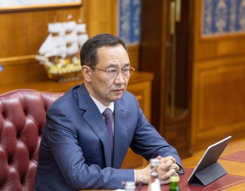 Айсен Николаев: Нерабочие дни целесообразно объявить с 30 октября по 7 ноября в соответствии с решением Президента