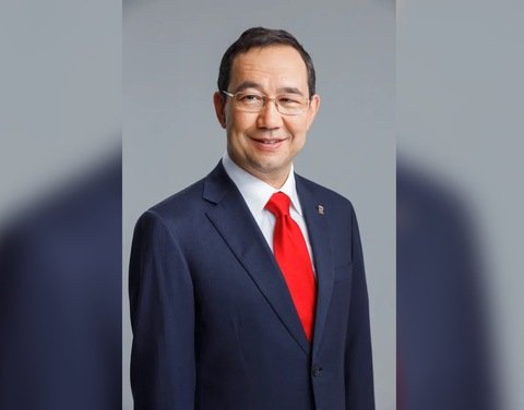 Айсен Николаев поздравляет с Днём отца в России и с Днём Матери в Республике Саха (Якутия)