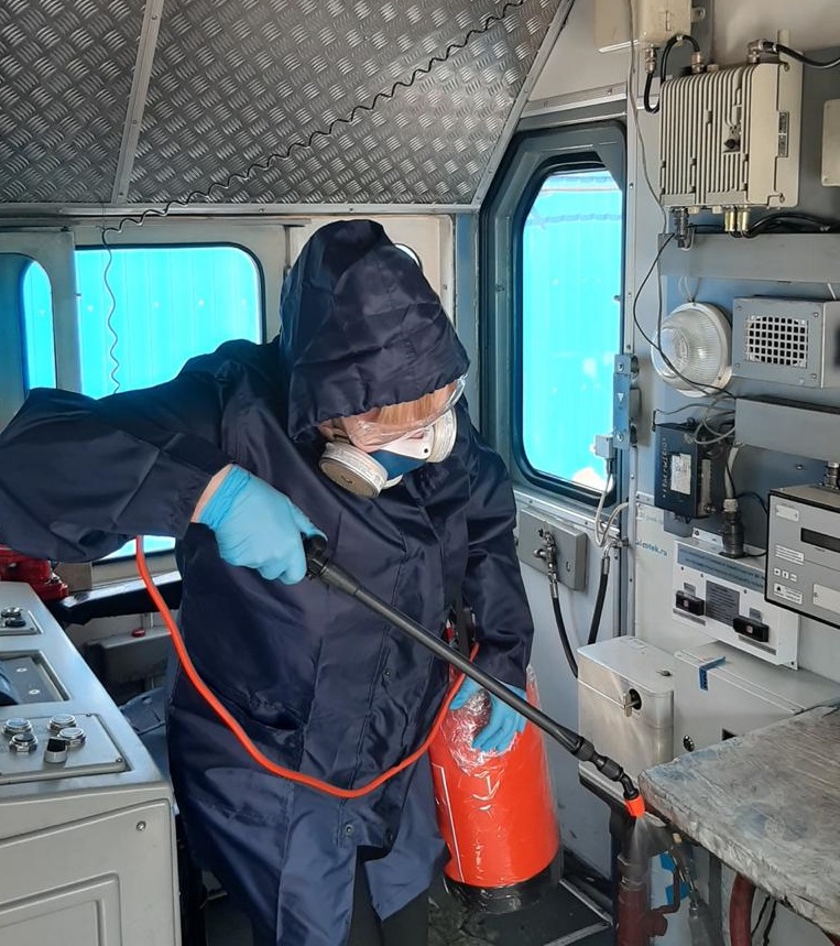 На всех железнодорожных вокзалах и в поездах АО «АК «ЖДЯ» соблюдаются меры санитарной безопасности