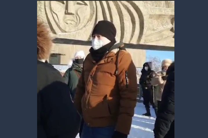 "Концерты проводить можно, а возлагать цветы нельзя?". В якутских соцсетях удивляются двойным стандартам