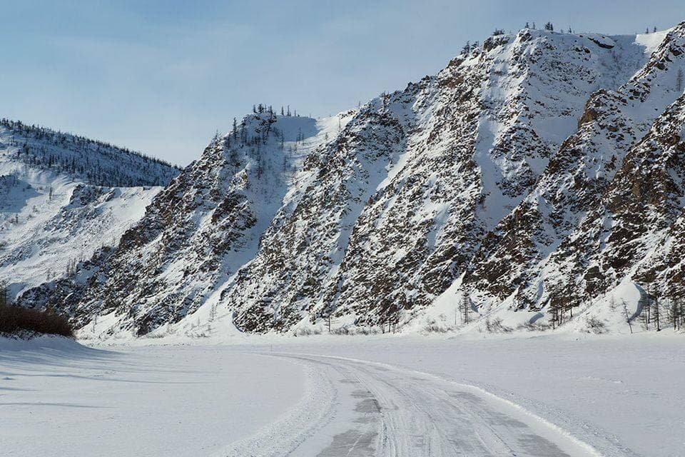 Рыбаки провалились под лед в Усть-Янском районе Якутии