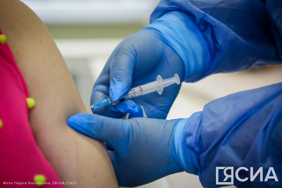 В выходные дни на Строительном рынке Якутска проводится акция «ФЛГ + вакцинация против COVID-19»