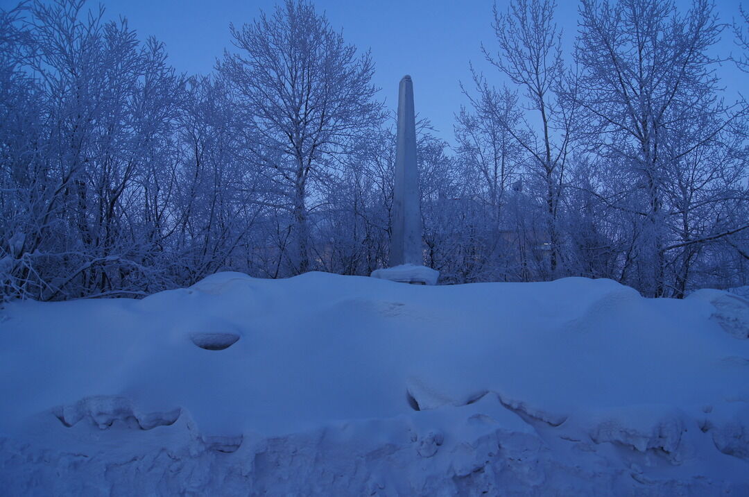 В Зырянке восстановили разрушенный вандалами памятник