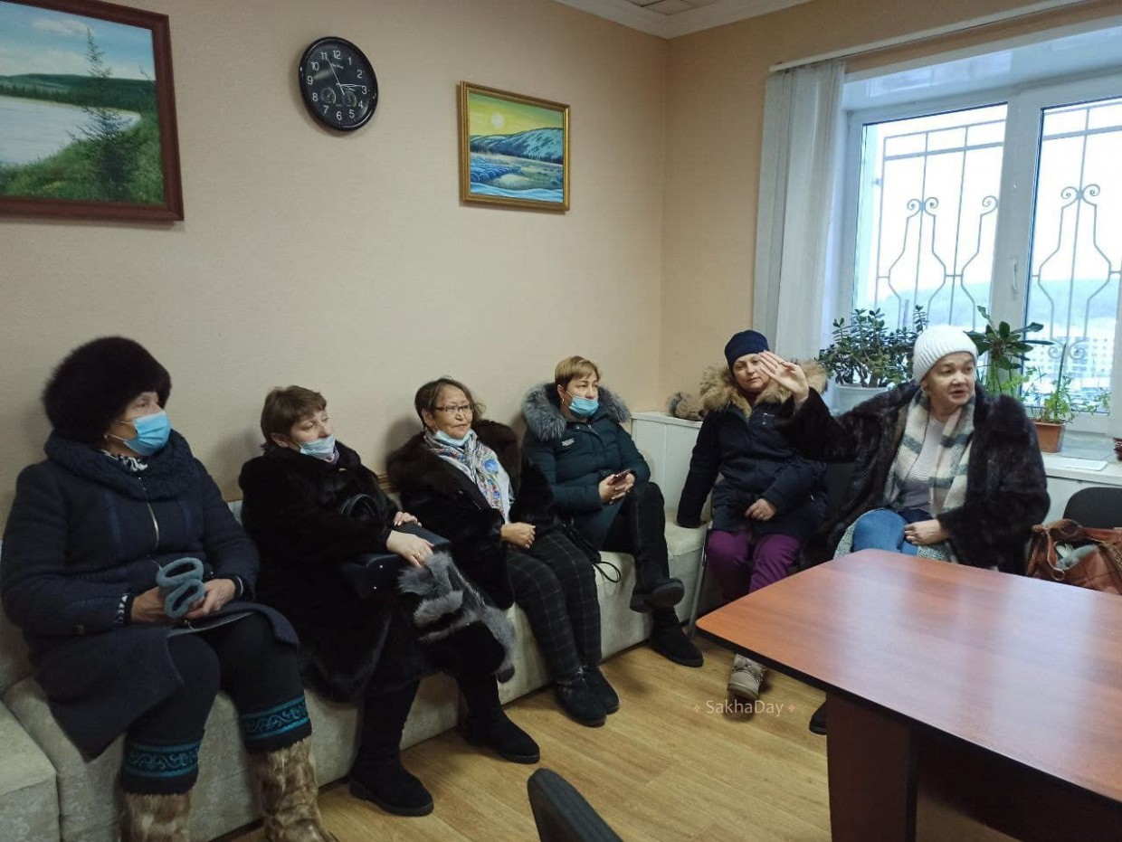 «Мы сделаем революцию». Жители поселка Кангалассы требуют не закрывать больницу