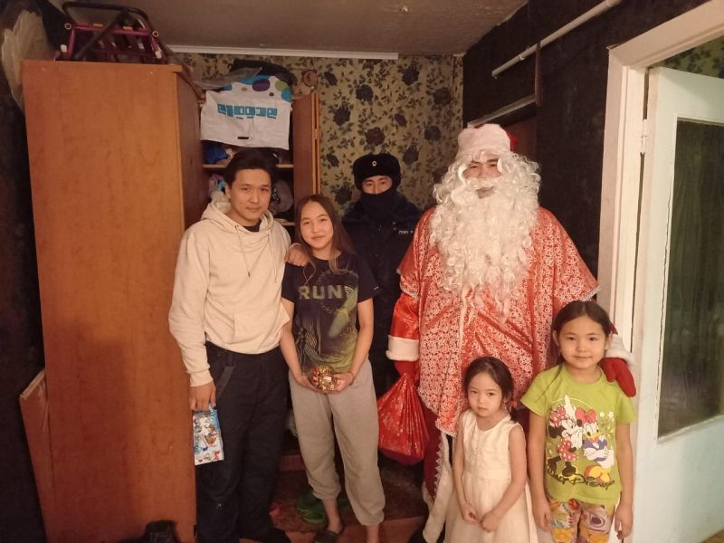 Якутские полицейские подарили детям волшебство