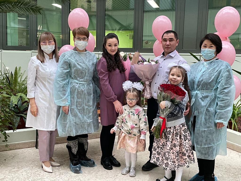 В Якутске состоялась торжественная выписка тройняшек