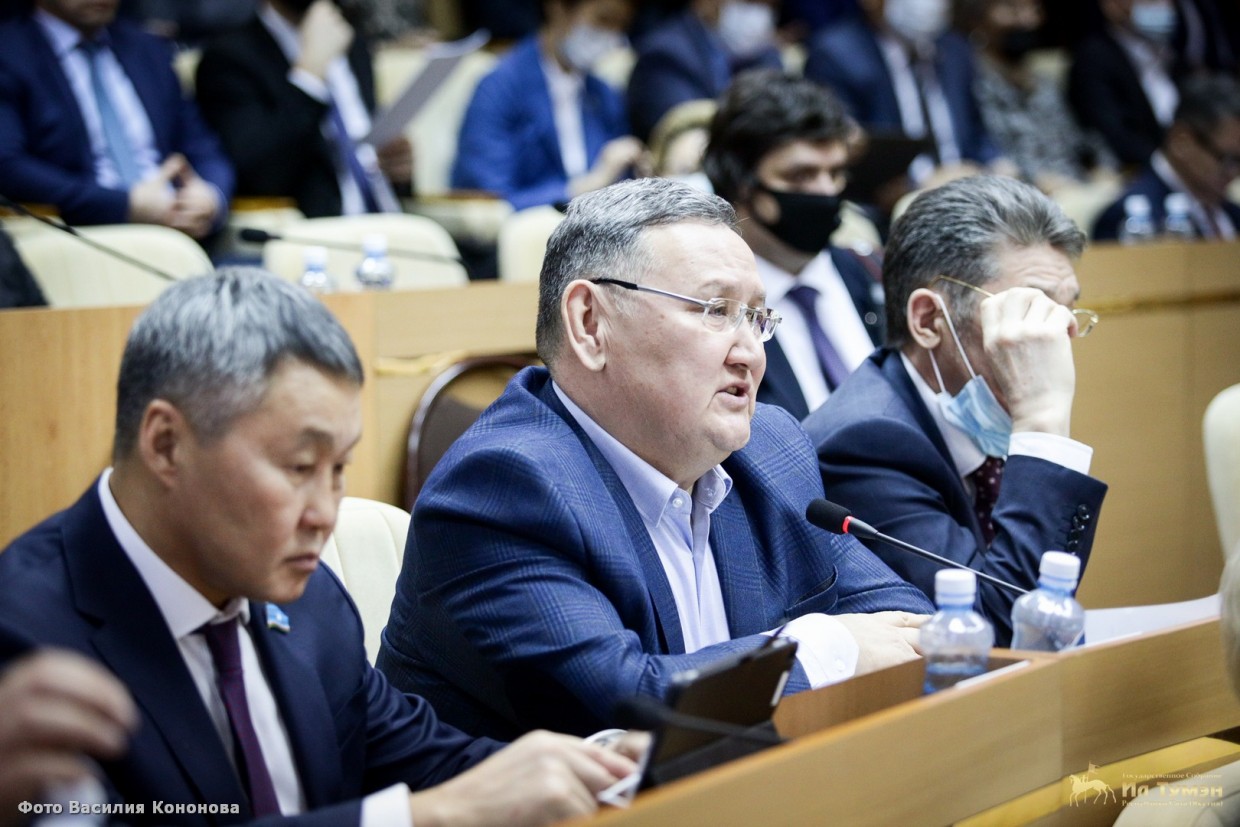 Что планировалось на 250 млн рублей, из-за которых поспорили глава Якутии и Михаил Эверстов