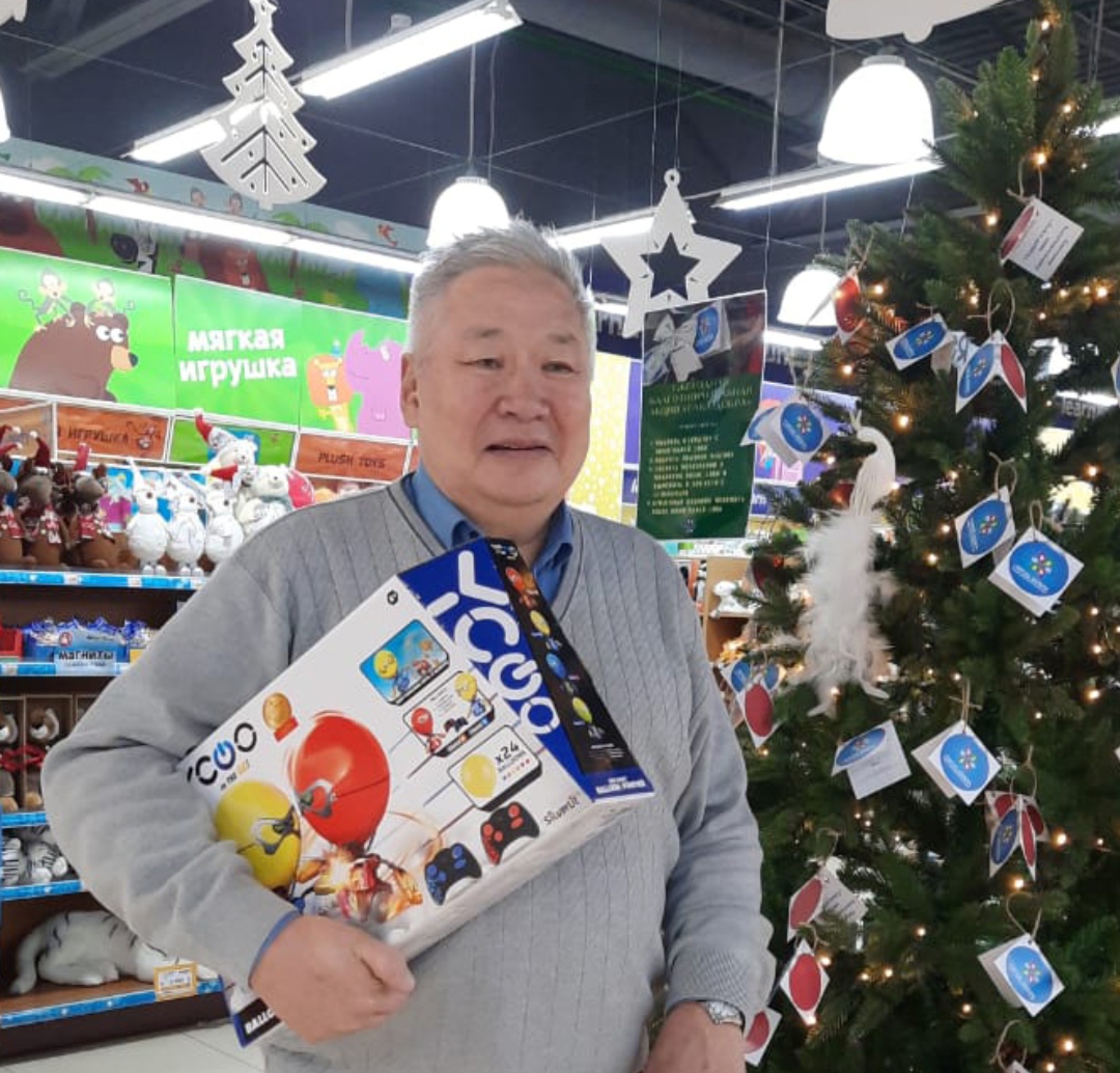 АО "СМК “Сахамедстрах” традиционно присоединился к благотворительным акциям, исполнив новогодние мечты детей.