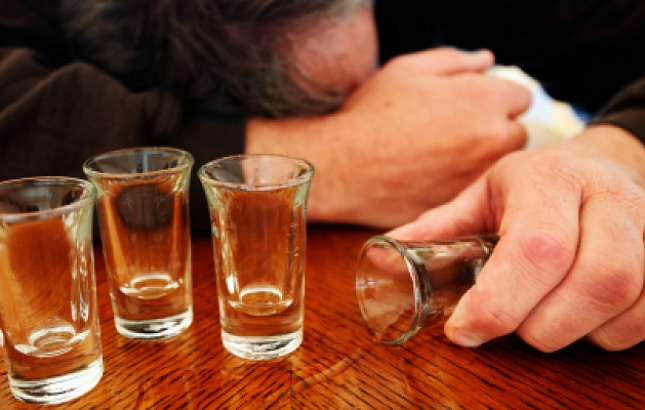 В Якутии ежегодно больше 70 человек страдает от отравления алкоголем