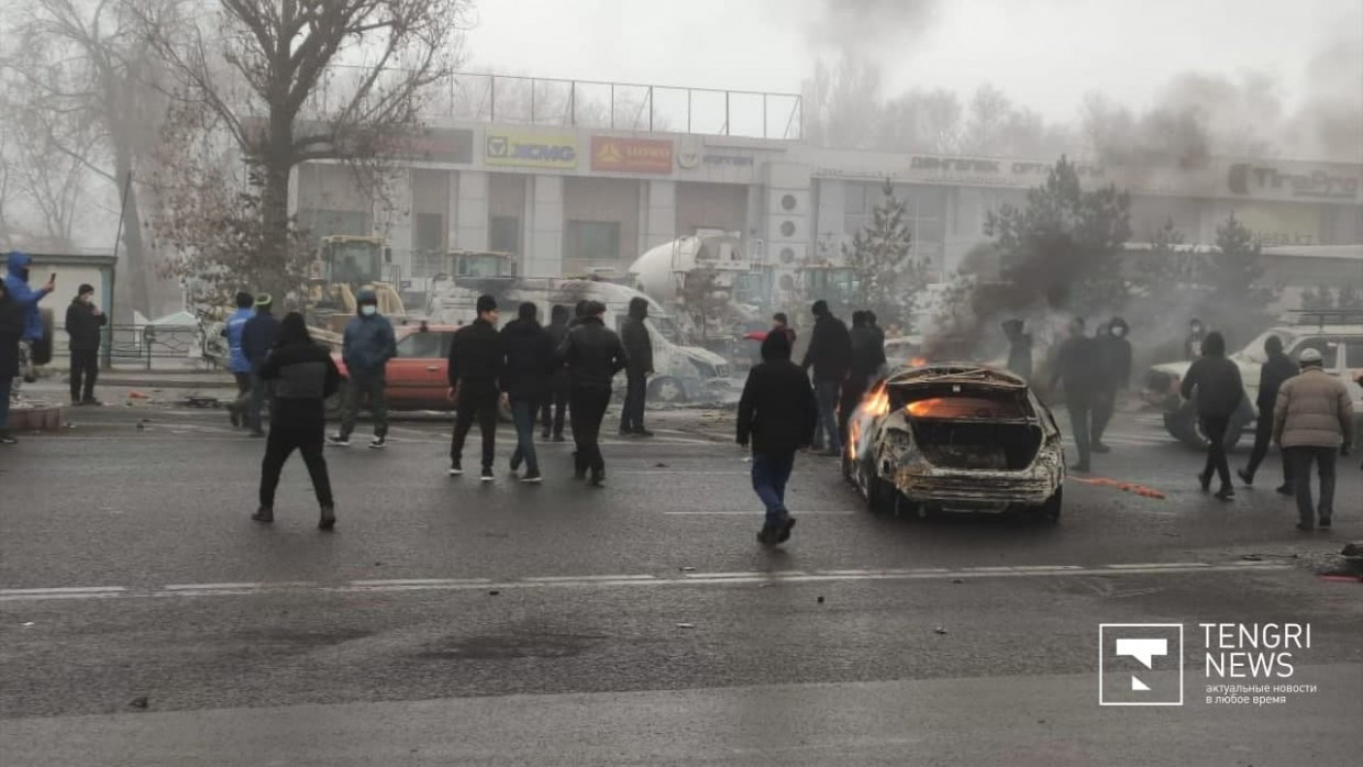 Протесты и чрезвычайное положение в городах Казахстана. Главное