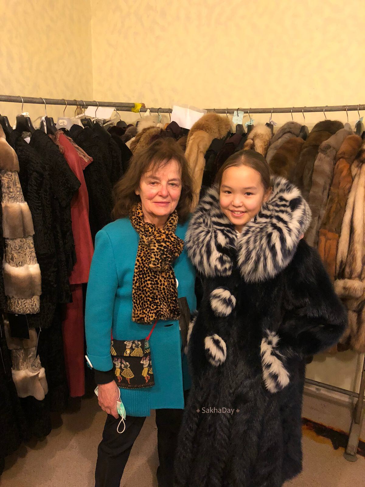 Королева русского меха подарила Карине Чикитовой эксклюзивную шубку