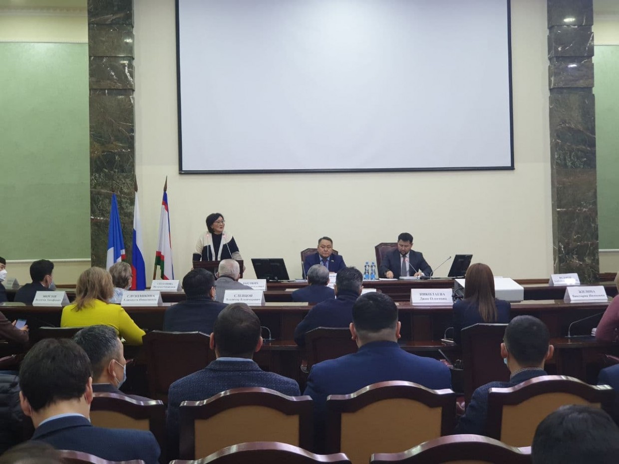 Сардана Авксентьева приняла участие в планерке мэрии Якутска