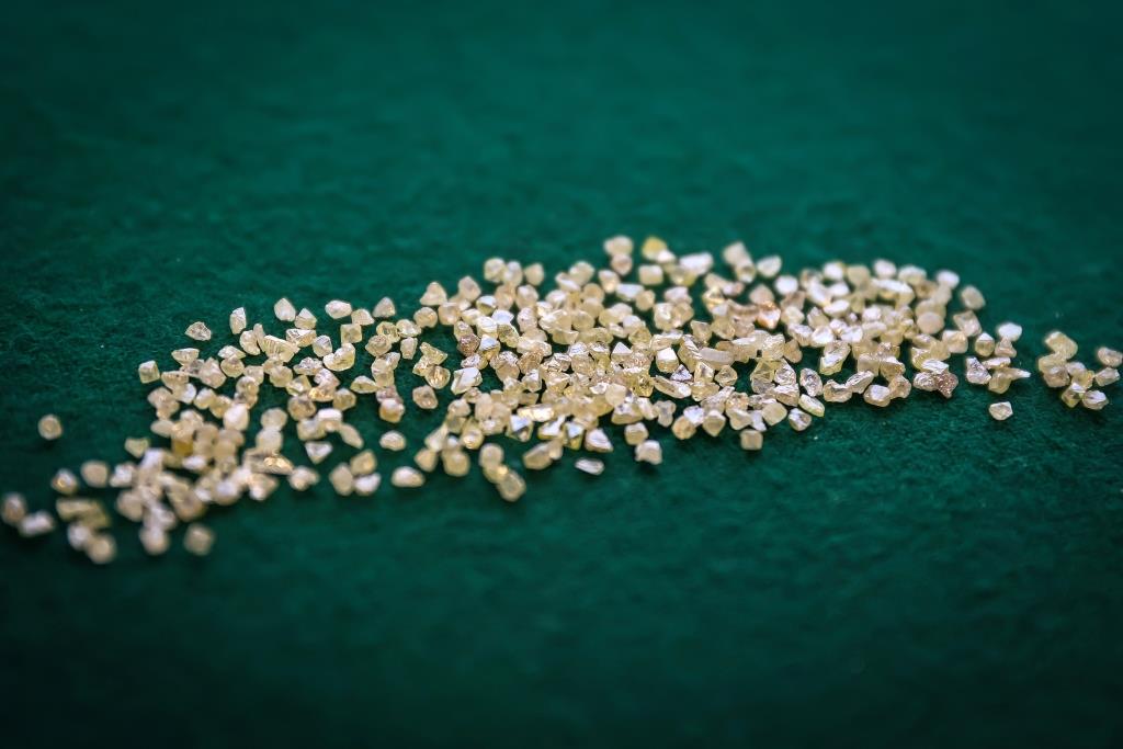 АЛРОСА совершенствует сортировку алмазов