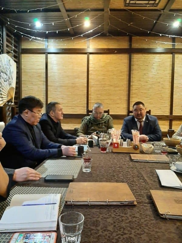 Николая Кульбертинова назвали в качестве кандидата в депутаты Ил Тумэна. Он сообщил, что "это шутка"