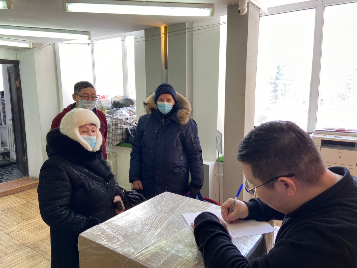 Жители Якутии оказывают гуманитарную помощь беженцам из ДНР и ЛНР