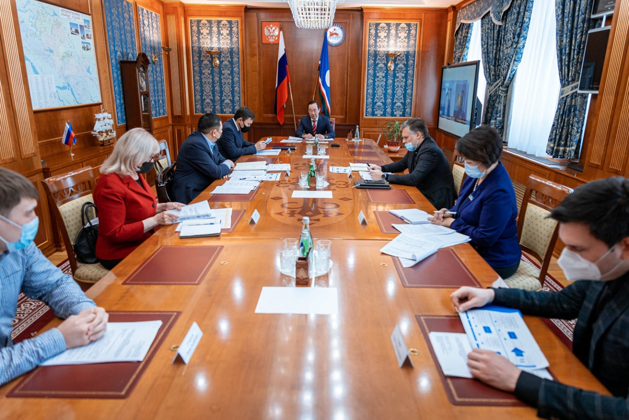 Глава Якутии потребовал обеспечить ввод  Республиканского кардиодиспансера в заявленные сроки