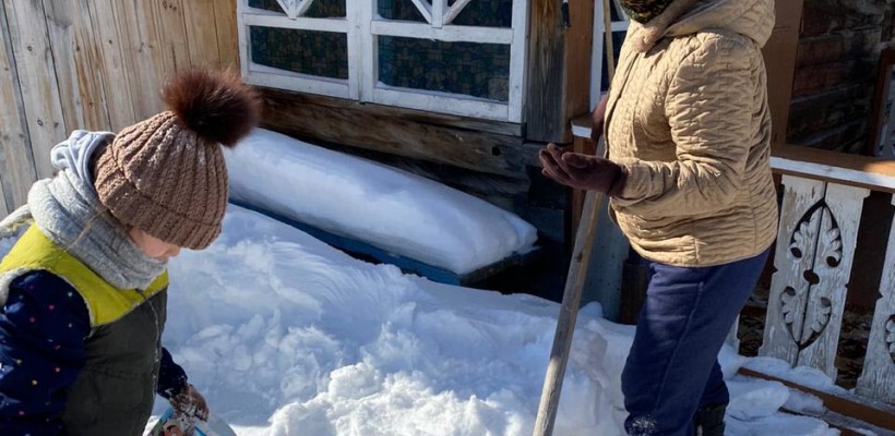 Роспотребнадзор отменил обязательную изоляцию контактировавших с COVID-19