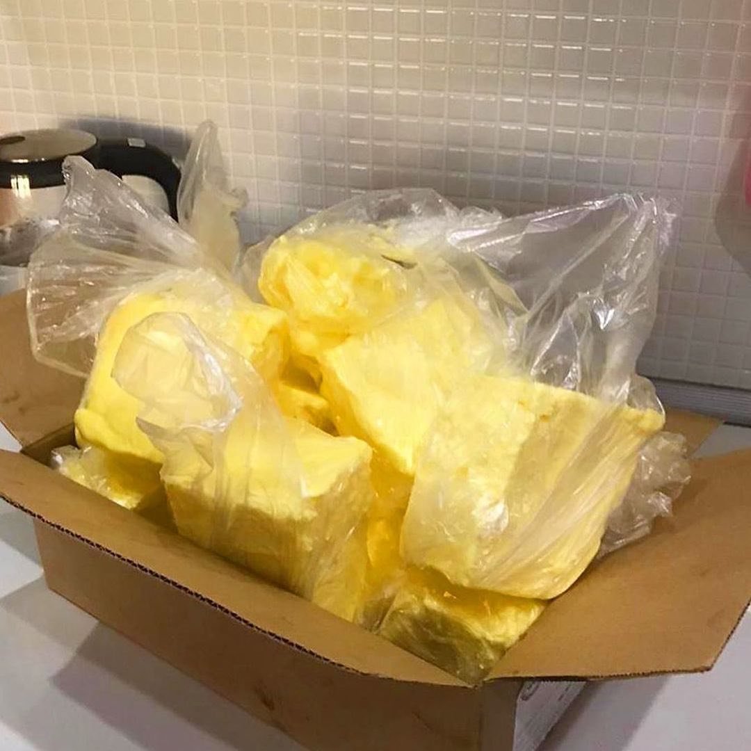 Почему сливочное масло на Крестьянском рынке подорожало до 1000 рублей за килограмм