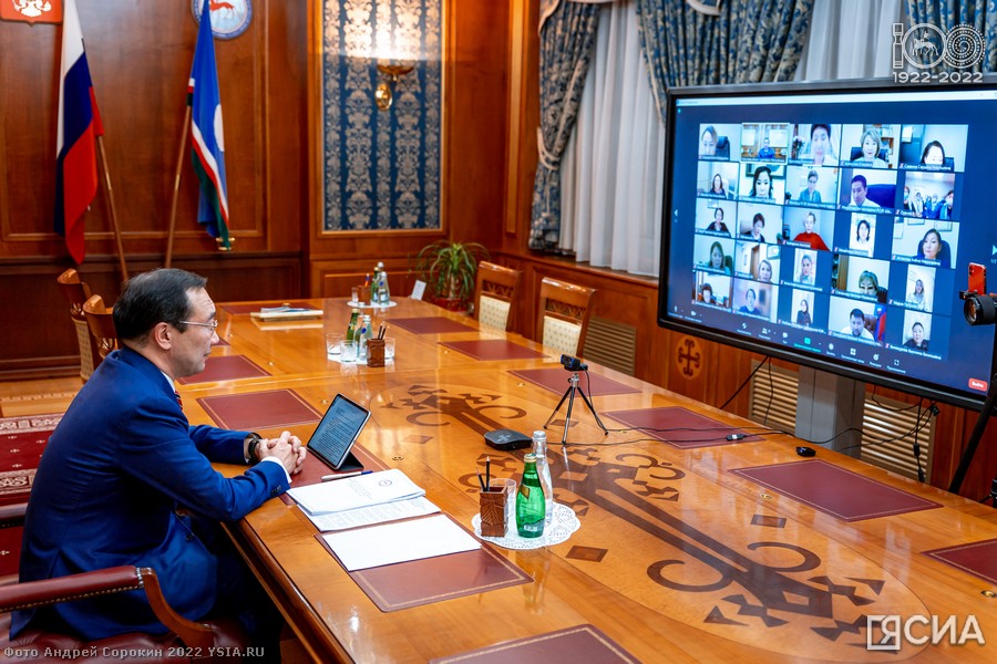 Айсен Николаев: инициативы женских общественных организаций станут основой плана мероприятий Года матери