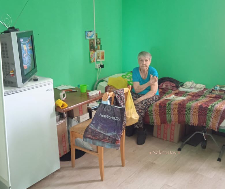 Вражда двух старушек в пансионате Якутска дошла до жестоких драк. Чем закончилась история с избитой бабушкой?