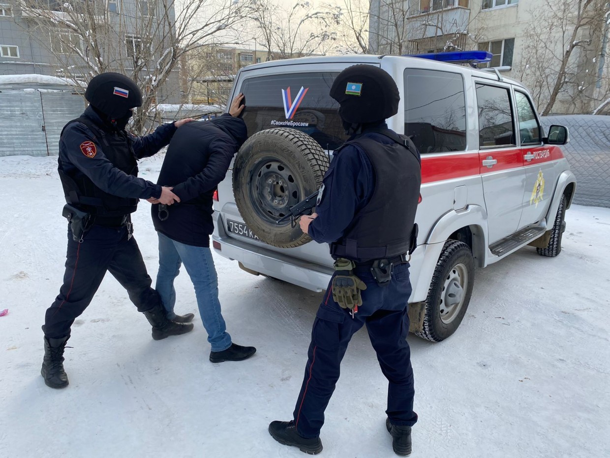 В Якутске росгвардейцы задержали молодого мужчину, находящегося в федеральном розыске