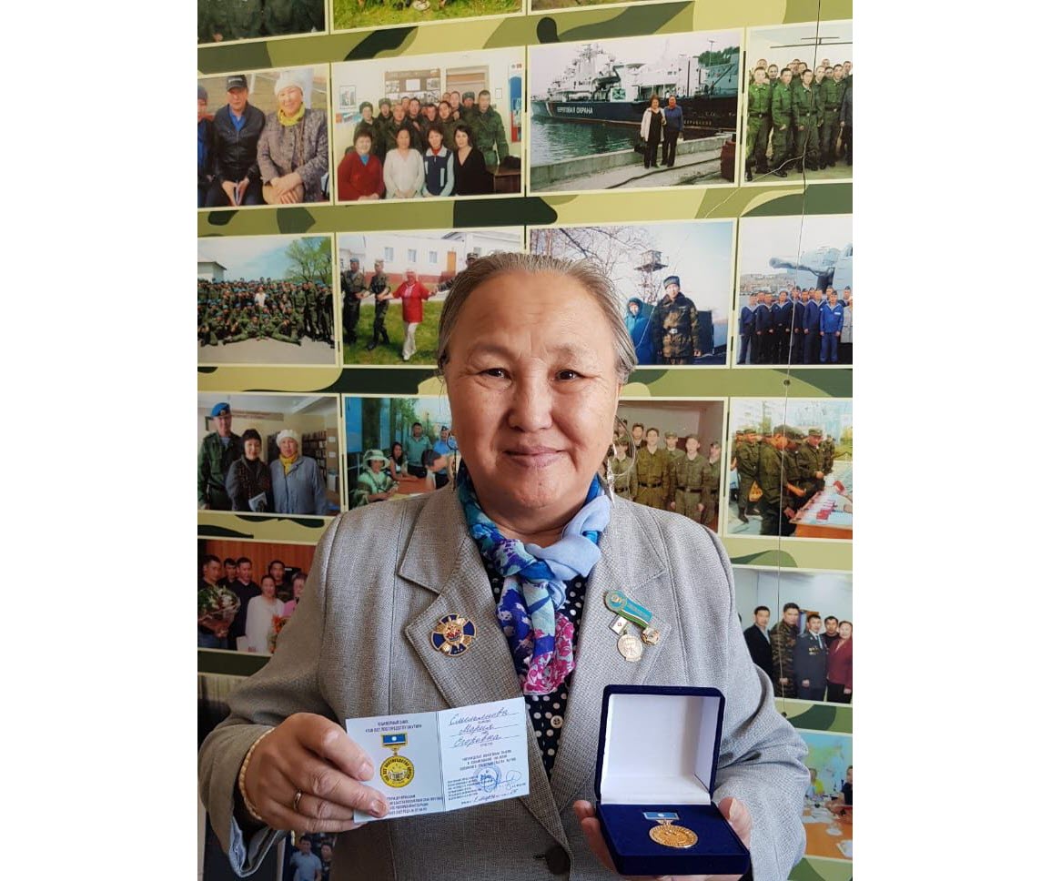 Мария Емельянова отмечена памятным знаком Столетия Постпредства Якутии