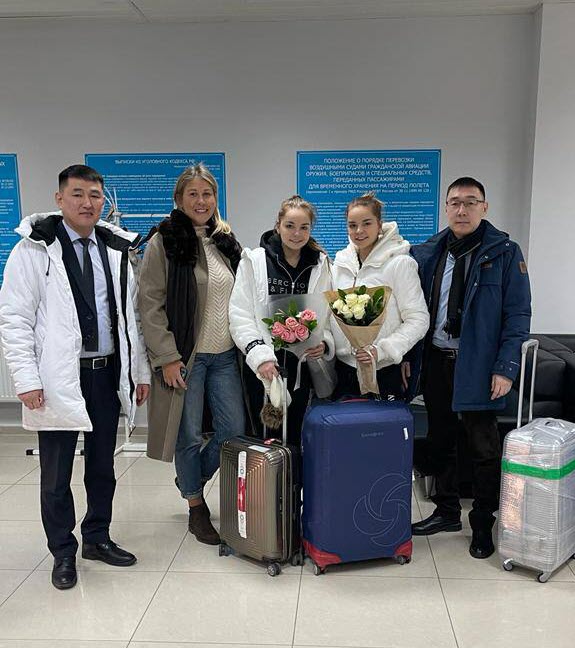 Фотофакт: Звезды художественной гимнастики прибыли в Якутск
