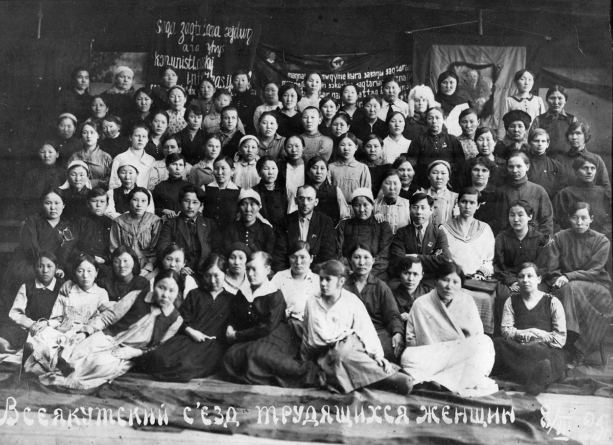 Клубы любительниц революций, запрет калыма и права женщин при разводе. Женское движение в Якутии