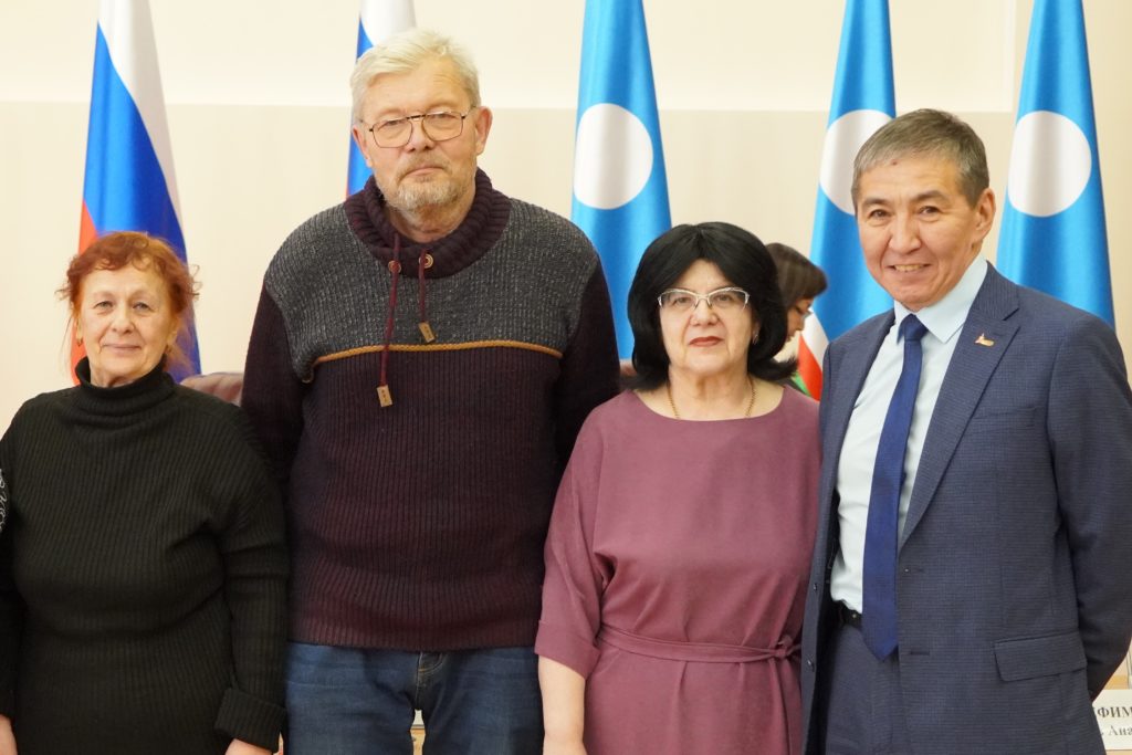 В преддверии Дня работников жилищного хозяйства водоканальцам вручили награды от Правительства Якутии